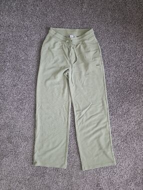 Aritzia TNA Matcha Sage Green Drawstring Lounge Pants Size Small